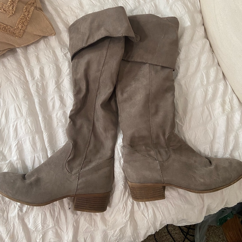 🌸Knee high boots 3 for $10